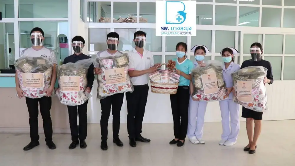 เมเจอร์ ซีนีเพล็กซ์ กรุ้ป ร่วมกับ มูลนิธิ เมเจอร์ แคร์ ร่วมส่งกำลังใจสู้ศึกโควิด-19 มอบ ป๊อปคอร์น ทู โก และ ป๊อปคอร์นพรีเมียม สแน๊ค ให้โรงพยาบาลในพื้นที่ควบคุม
