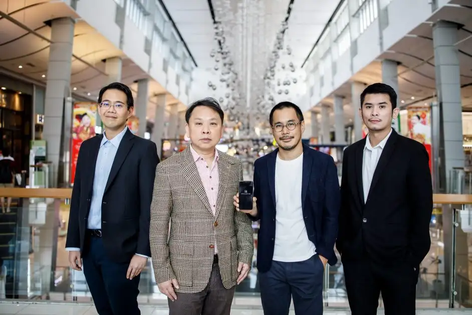 The 1 teams up with Central Pattana and Central Embassy, joining forces with their 15,000 tenants to offer easier upgrade to The 1 Exclusive