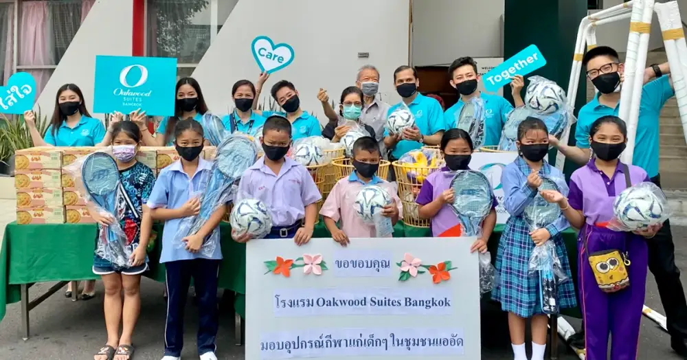 โรงแรม โอ๊ควูด สวีท แบงค็อก ส่งต่อความสุขอย่างอบอุ่นจากโครงการ Stay For Smiles มอบอุปกรณ์การกีฬาแก่เด็กๆ ผู้ด้อยโอกาส ที่มูลนิธิดวงประทีป