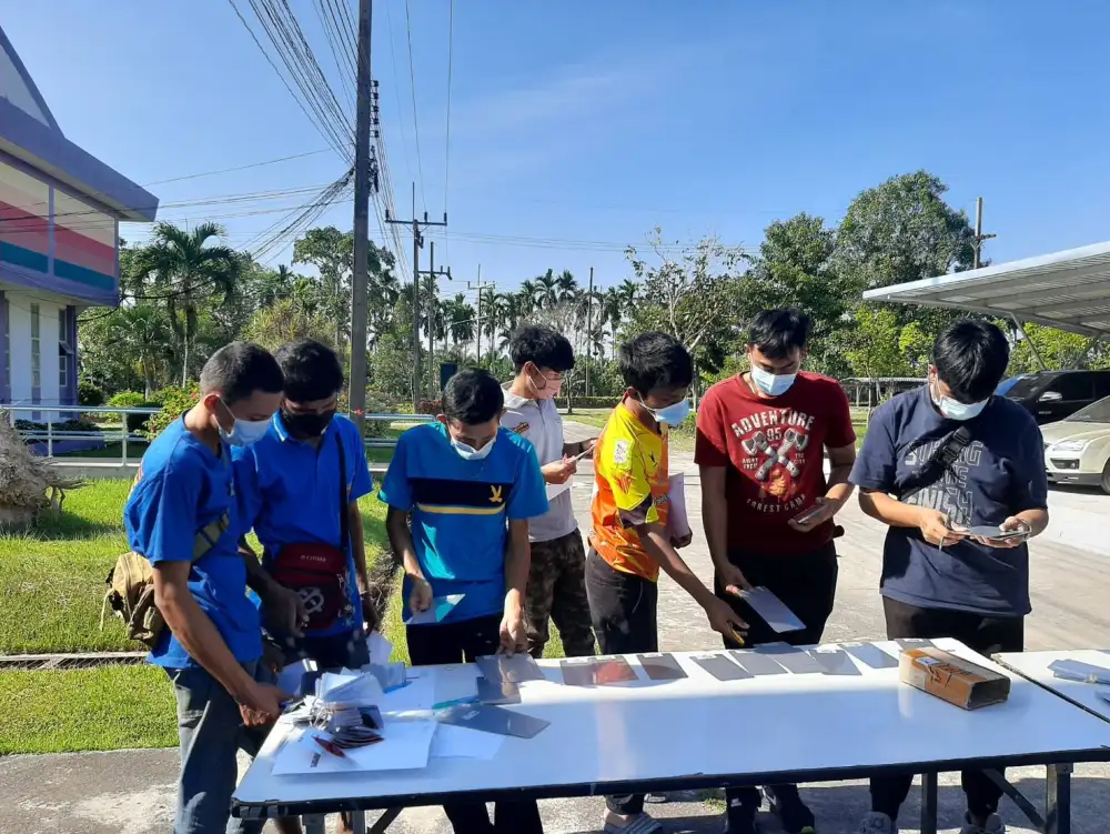 สพร 22 นศ. ร่วมกับบริษัท นิปปอนเพนต์ (ประเทศไทย) จำกัด ฝึกอบรมหลักสูตรยกระดับฝีมือ สาขาเทคนิคการพ่นซ่อมสีรถยนต์ระบบซ่อมด่วน