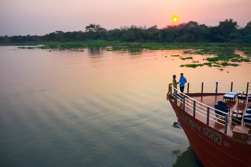 สัมผัสประสบการณ์ล่องเรือรักษ์สุขภาพ ผสานศิลปะปรนนิบัติ โดย ลอย เพลา โวยาจส์ บนลำน้ำเจ้าพระยา