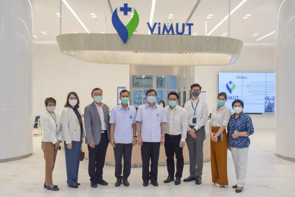 ผช.รมต.สธ.เยี่ยม รพ.วิมุต ฉีดวัคซีนโควิด-19 ให้กลุ่มแพทย์ กว่า 5,700 ราย เผยความพร้อมให้บริการ