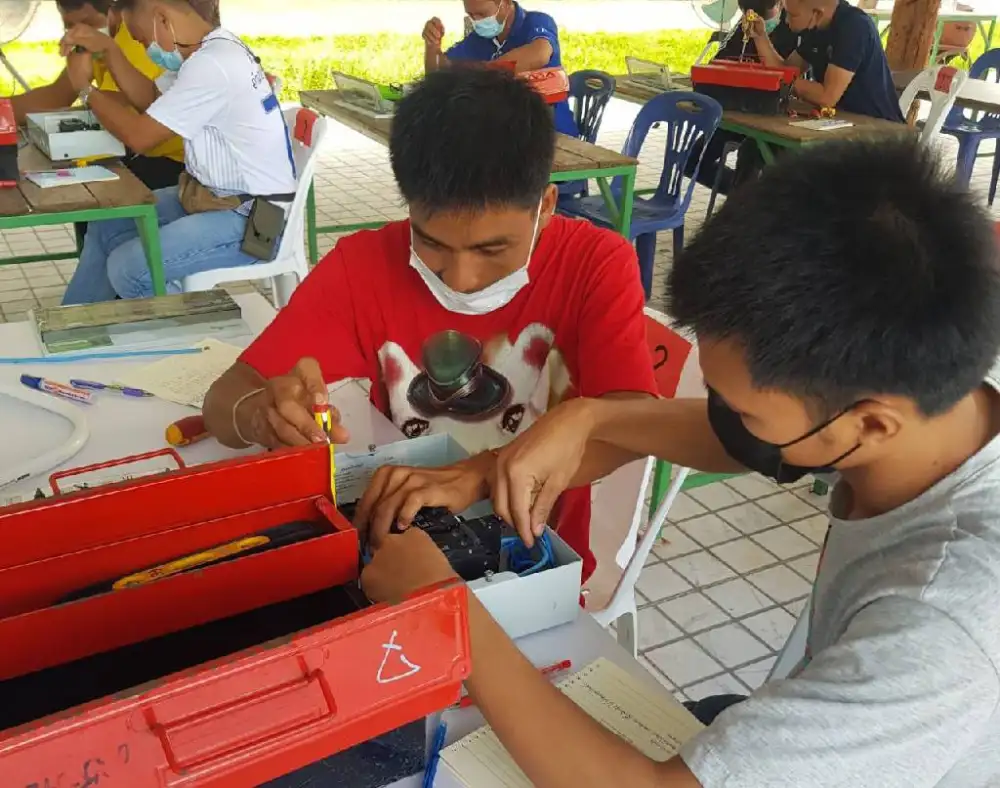 สพร. 7 อุบลราชธานี เปิดฝึกช่างไฟฟ้าภายในอาคาร ให้ผู้ได้รับผลกระทบจากโควิด-19