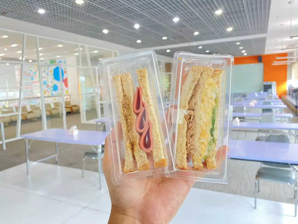 ขอขอบคุณ! คุณรัชกร ศรีไทย ร้านเฮ้าข้าวต้มปลารามคำแหง สนับสนุนอาหารว่าง บุคลากรทางการแพทย์ อาสาสมัคร ศูนย์ฉีดวัคซีน SPU