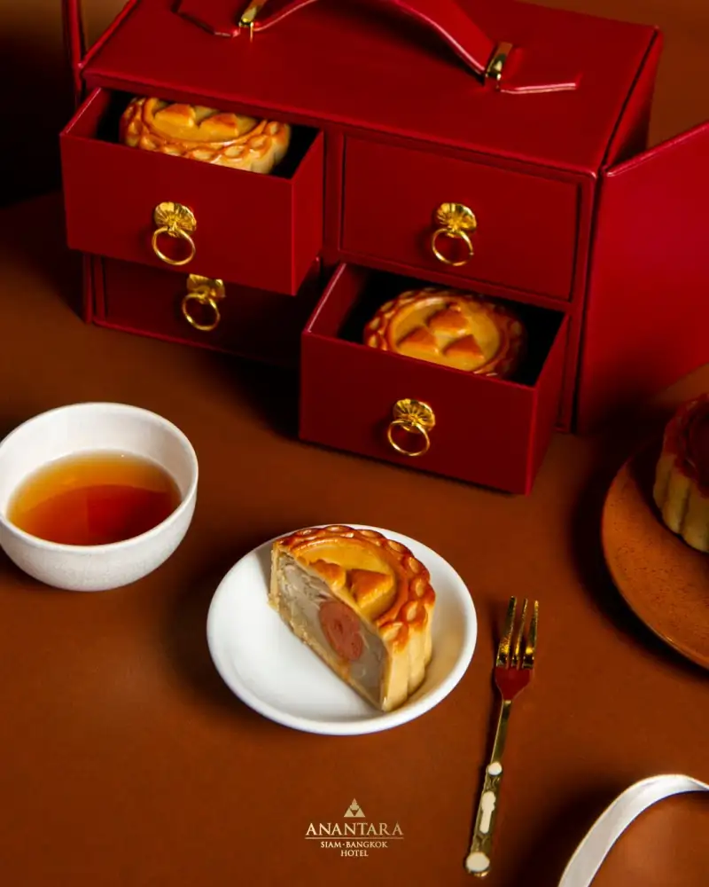 Lotus Luxury: Anantara Siam Offers Spiritual and Culinary Awakening This Mid-Autumn Festival