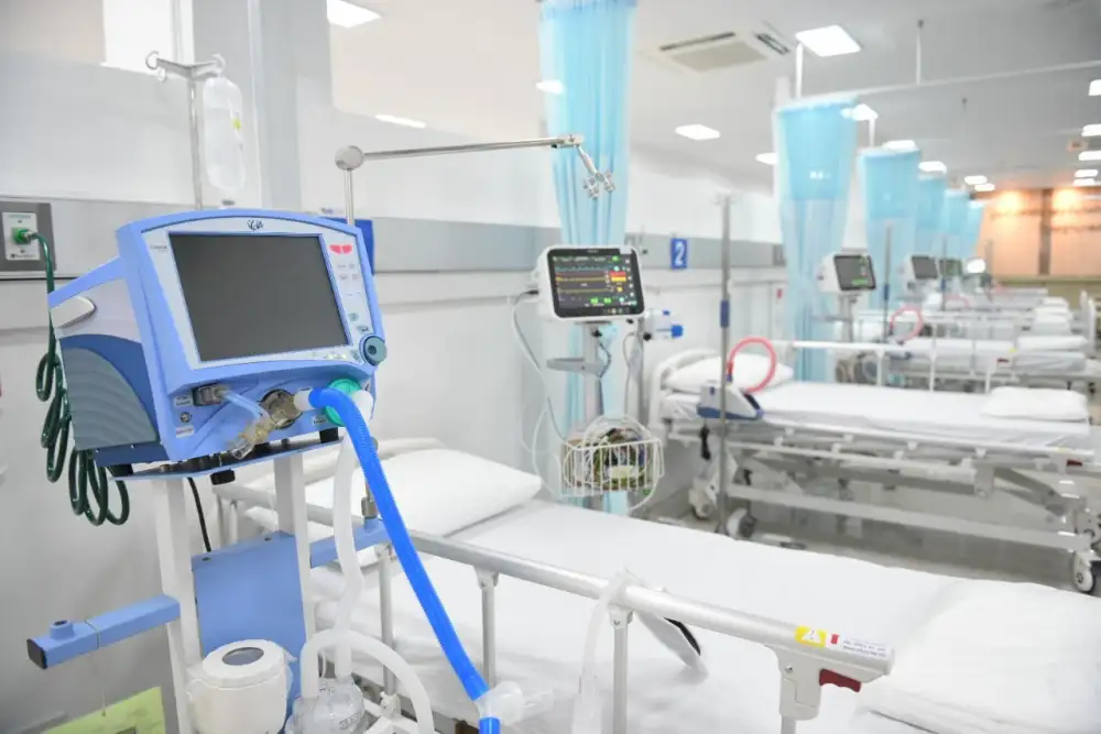 กทม.เปิด Modular ICU รพ.สนามราชพิพัฒน์ รับผู้ป่วยโควิดสีแดงเพิ่ม 40 เตียง