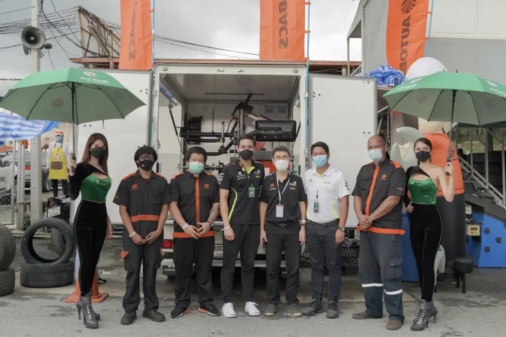 AUTOBACS สนับสนุนทีมนักแข่งรถยนต์ทางเรียบ