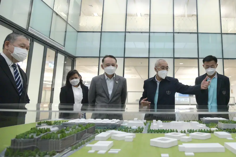 พพ. ปลื้มผลงานเด่น Thailand Energy Awards 2021 รุกเยี่ยมชมเรือ EV และต้นแบบอาคาร Zero Energy Building
