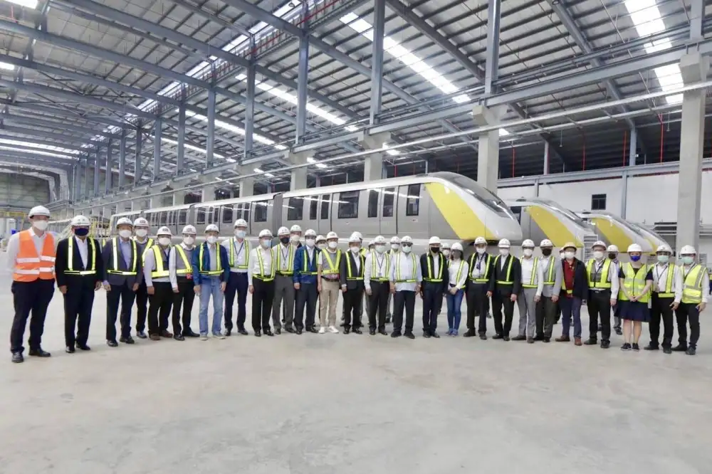 BTS ทดสอบรถไฟฟ้าโมโนเรลสายสีชมพู-เหลือง เตรียมพร้อมเปิดให้บริการปี 65