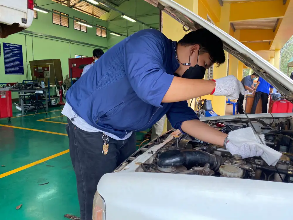 สนพ.หนองคาย ขับเคลื่อนพัฒนากำลังแรงงานที่ปฏิบัติงานด้านช่างบำรุงรักษารถยนต์
