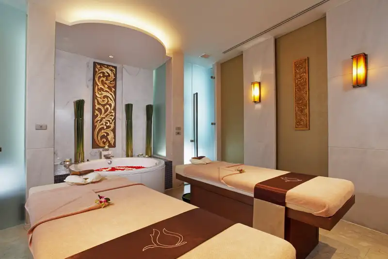 Enjoy a special GOLD & GLOW treatment at Spa Cenvaree at Centara Grand at Central World