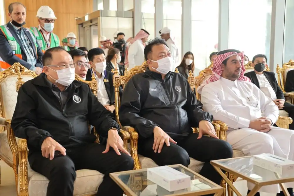 รมว. สุชาติ นำทีมไทยแลนด์ลุยไซต์งานซาอุฯ เตรียมส่งออกแรงงาน