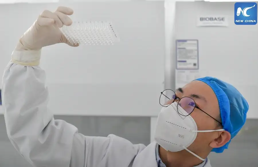 จีนพัฒนาวัคซีน RNA วงแหวน ต้านไวรัสโควิดสายพันธุ์โอมิครอน-เดลตา