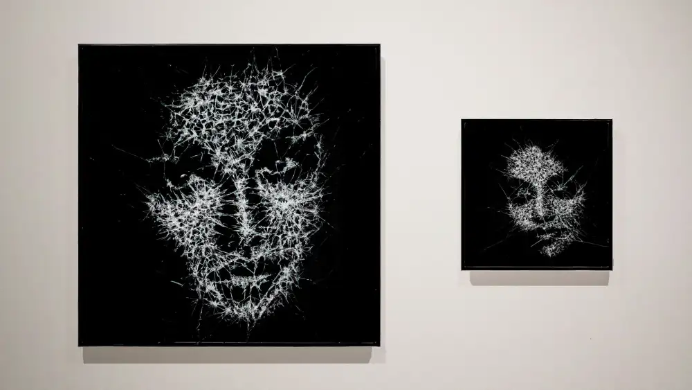 ออรัม แกลเลอรี (Aurum Gallery) จัดนิทรรศการศิลปินเดี่ยวครั้งแรกกับงาน