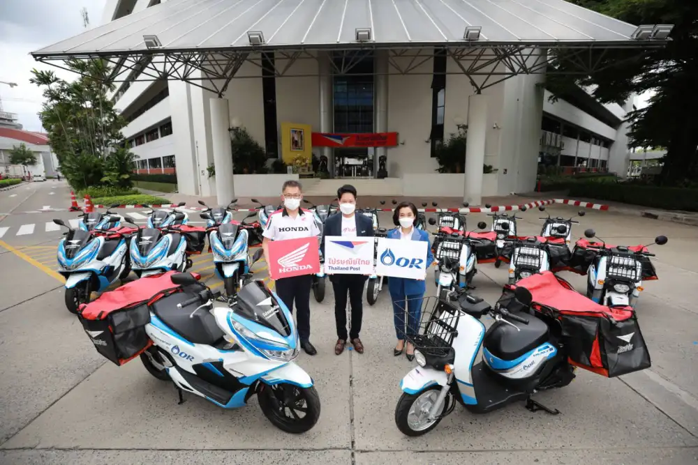 OR joins forces with Thailand Post on the test of Thai Honda's EV bikes for parcel delivery Ready to consolidate a cooperation to achieve future adoption of electric vehicles
