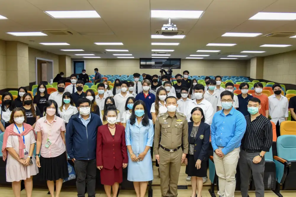 คณะเศรษฐศาสตร์ ม.หอการค้าไทย จัดเสวนา