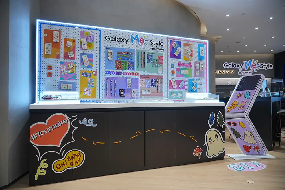 Galaxy ME Style แต่งสนุก ทุกสไตล์ กับ Galaxy Z Flip4 เมื่อซื้อเคสซัมซุงที่ Samsung Experience Store เลือกรับอุปกรณ์ตกแต่งฟรี 7 รายการ ลายพิเศษจาก 4 ครีเอเตอร์ชื่อดัง