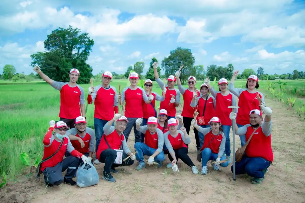 ThaiNamthip Employees Help Provide Sustainable Water Management in Buriram as Part of 'RAKNAM' Program