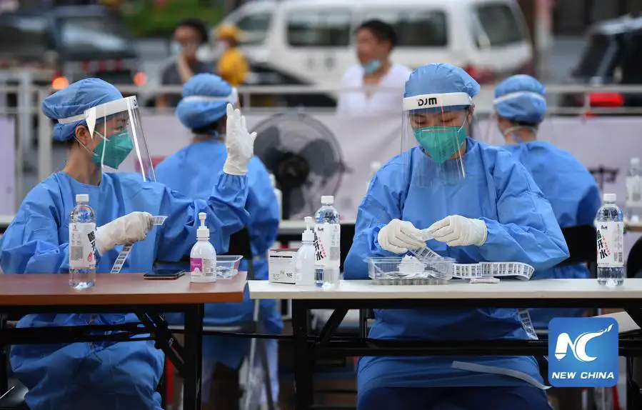 กว่างโจวเพิ่มคลินิกไข้เตรียมรับมือโควิด-19 ระบาดแตะจุดพีก