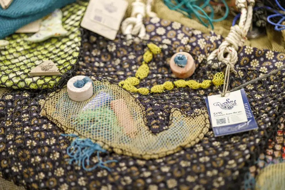 From Trash to Tote: Thai Resort Welcomes Guests with Offer That's Not Refuse