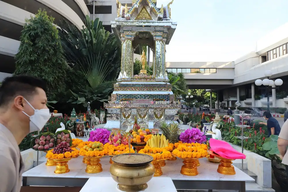 ขอพรเรื่องความรัก กับพระแม่ลักษมี ที่เซ็นทารา แกรนด์ ลาดพร้าว