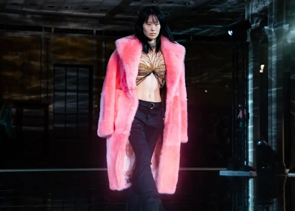 แจกสูตรลับ ส่งตรงจากแฮร์สไตล์ลิสเบื้องหลังรันเวย์ NYFW Fall/Winter 2023