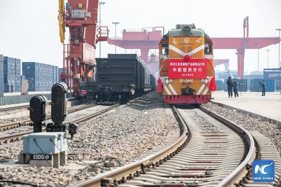 มณฑลเฮยหลงเจียง เดินรถไฟสินค้า ส่งยานยนต์สู่ยุโรปเที่ยวแรก