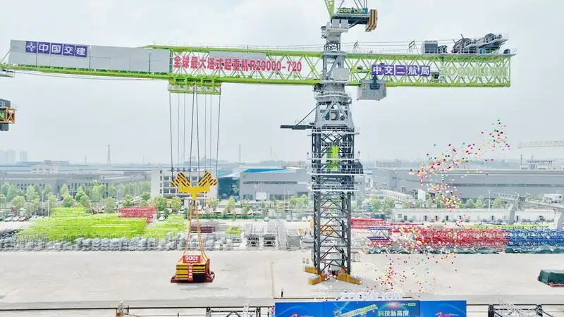 ซูมไลออนปลื้มส่งมอบทาวเวอร์เครนใหญ่ที่สุดในโลกสร้างสะพานขนาดใหญ่