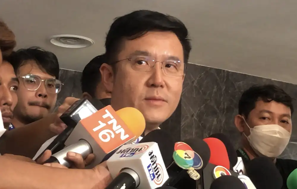 เลือกตั้ง'66: พปชร.กั๊กจับมือตั้งรัฐบาล ขอดูผลเลือกตั้ง ชี้คะแนนยังสูสี แบะท่าสลายขั้วเดิม