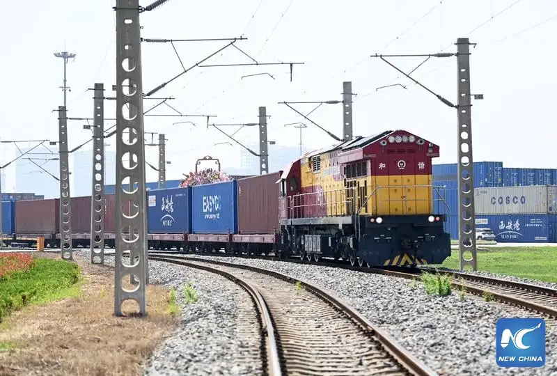 บริการรถไฟสินค้าห่วงโซ่ความเย็นเชื่อมโยงซีอัน-มอสโก