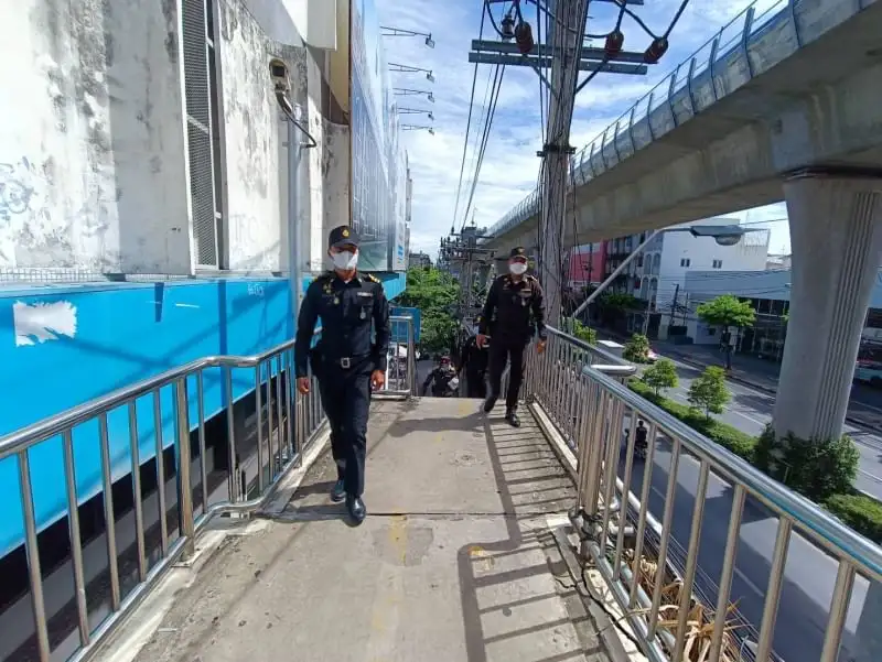 เขตบางกอกใหญ่กวดขันจัดระเบียบคนเร่ร่อน-ผู้ค้านอกพื้นที่ทำการค้าปากซอยจรัญสนิทวงศ์ 13
