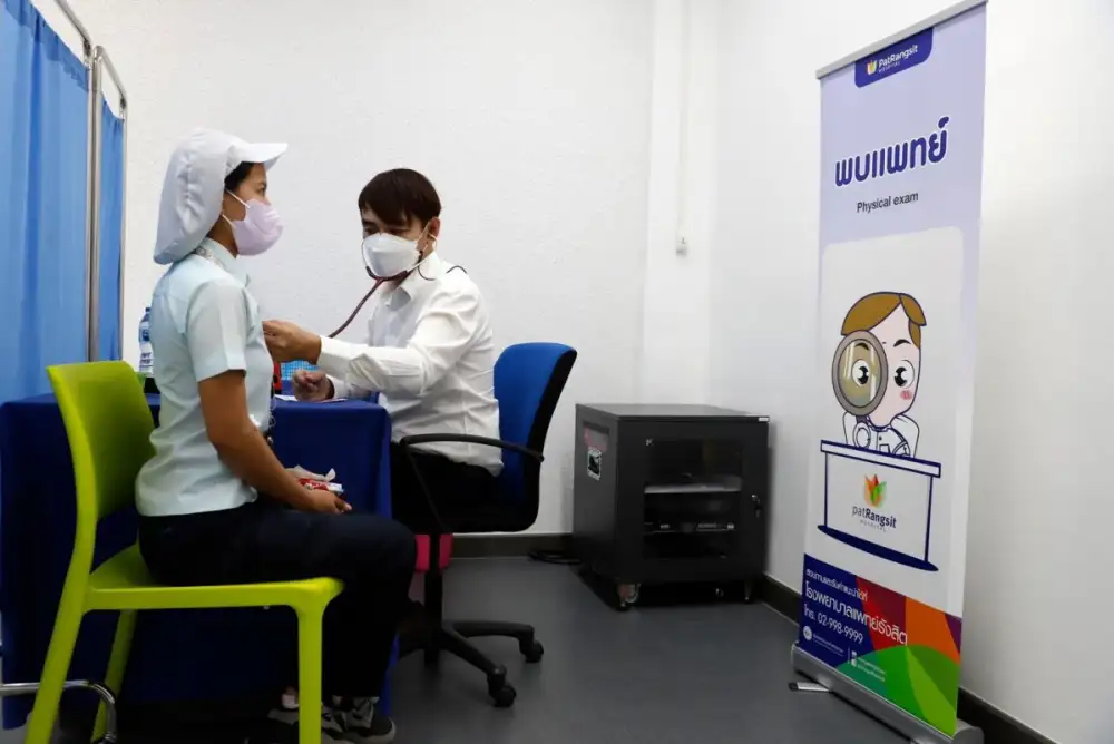 กลุ่มโรงพยาบาลแพทย์รังสิต นำทีมตรวจสุขภาพประจำปีเคลื่อนที่