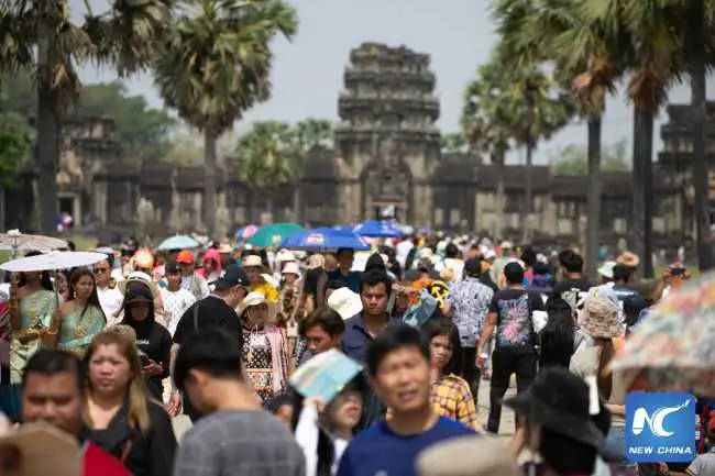 กัมพูชาเผยต่างชาติเยือนนครวัดเกือบ 5 แสนคนแล้วในช่วง 8 เดือนแรกของปีนี้