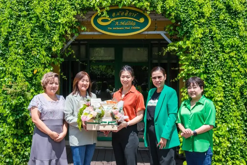 ข้าวมาบุญครอง แสดงความยินดี ครบรอบ 25 ปี เย็นตาโฟเครื่องทรง อ.มัลลิการ์
