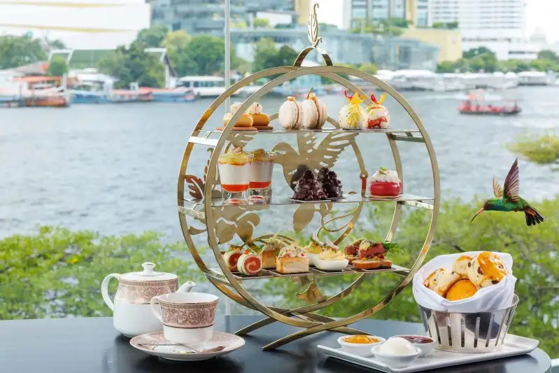 อิ่มเอมไปกับชุดน้ำชายามบ่ายธีมใหม่ ต้อนรับเทศกาลแห่งความสุข 'Enchanted Wonders - Sugar, Spice, and All Things Nice' ที่ ล็อบบี้ เลาจน์ โรงแรมแชงกรี-ลา กรุงเทพฯ