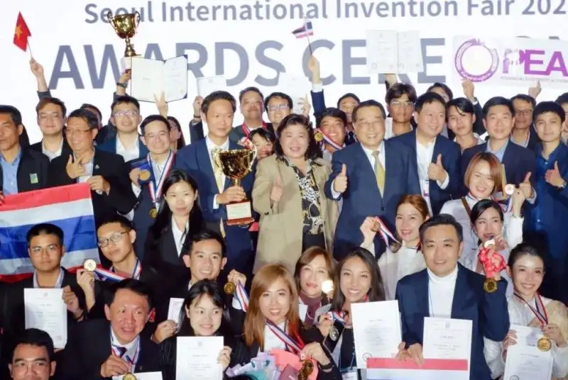 โดรนฉีดน้ำดับเพลิงควบคุมระยะไกล คว้าเหรียญทอง งานประกวดสิ่งประดิษฐ์