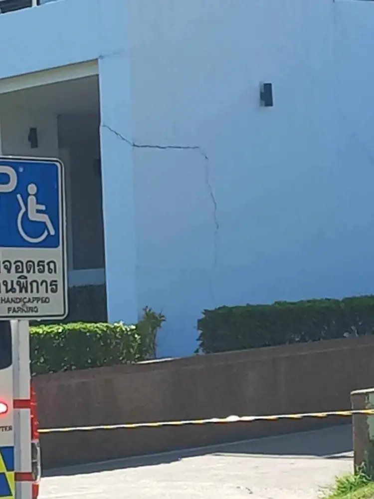 แผ่นดินไหวสะเทือนไทยทำ 14 รพ.เหนือ-อีสานร้าว!!! ปิดบริการบางส่วน 2 แห่ง