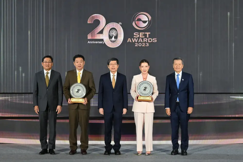 ซีอีโอ SAPPE คว้า Best CEO Awards (SET) และซีอีโอ LEO คว้า Best CEO Awards (mai)