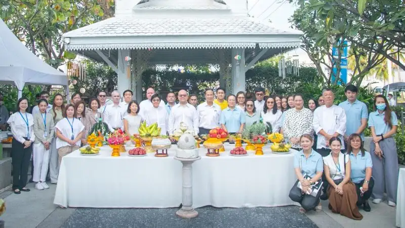 An annual ceremony to worship Muang Thong Thani.