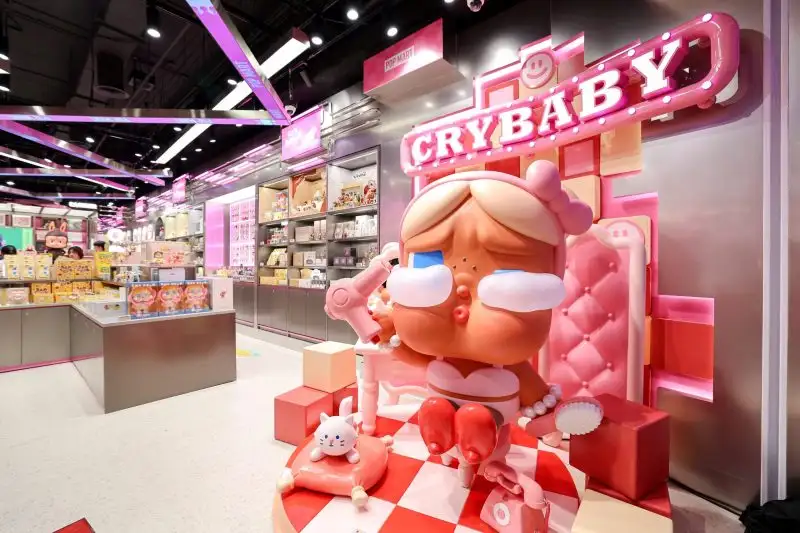 ครั้งแรกของโลก เซ็นทรัลพัฒนา ต้อนรับ 'POP MART Hello Central Ladprao' ธีมสีชมพูพาสเทล ที่แฟน Art Toys และ Blind Box ทั่วโลกรอคอย