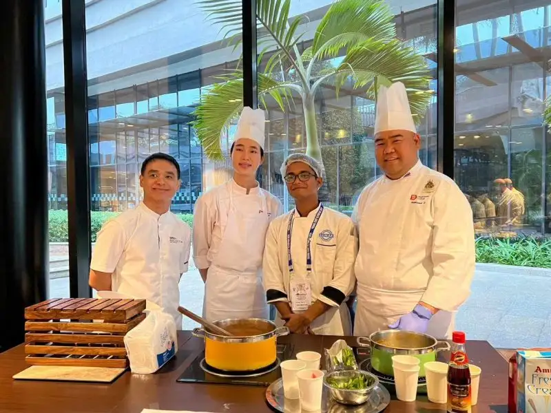 นักศึกษาวิทยาลัยดุสิตธานีคว้ารางวัล Best Knife Skills จากเวที Young Chef Olympiad ที่อินเดีย