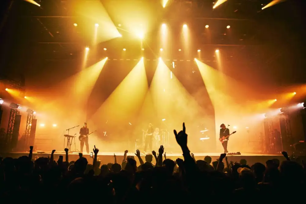 THE YERS ปิดฉากตำนาน 15 ปีวงร็อกชุดดำอย่างสวยงามกับคอนเสิร์ต