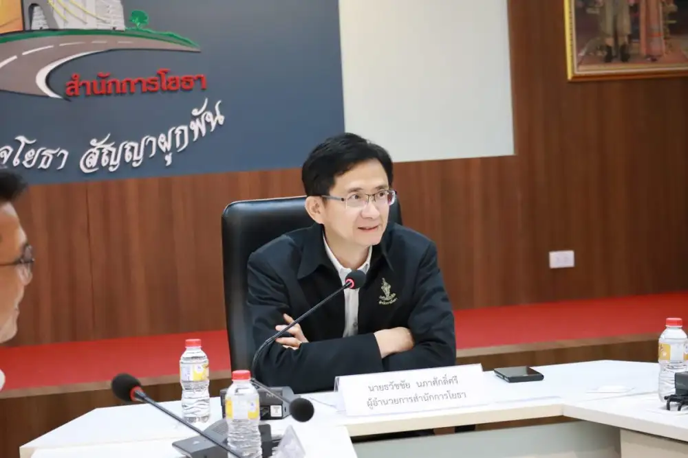กทม.เร่งผู้รับจ้างปรับปรุงทางเท้าถนนโชคชัย 4 ให้แล้วเสร็จตามสัญญา พร้อมกำชับปฏิบัติตามมาตรฐานการก่อสร้าง
