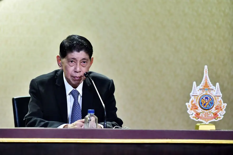ยุติศึกสีกากี? 