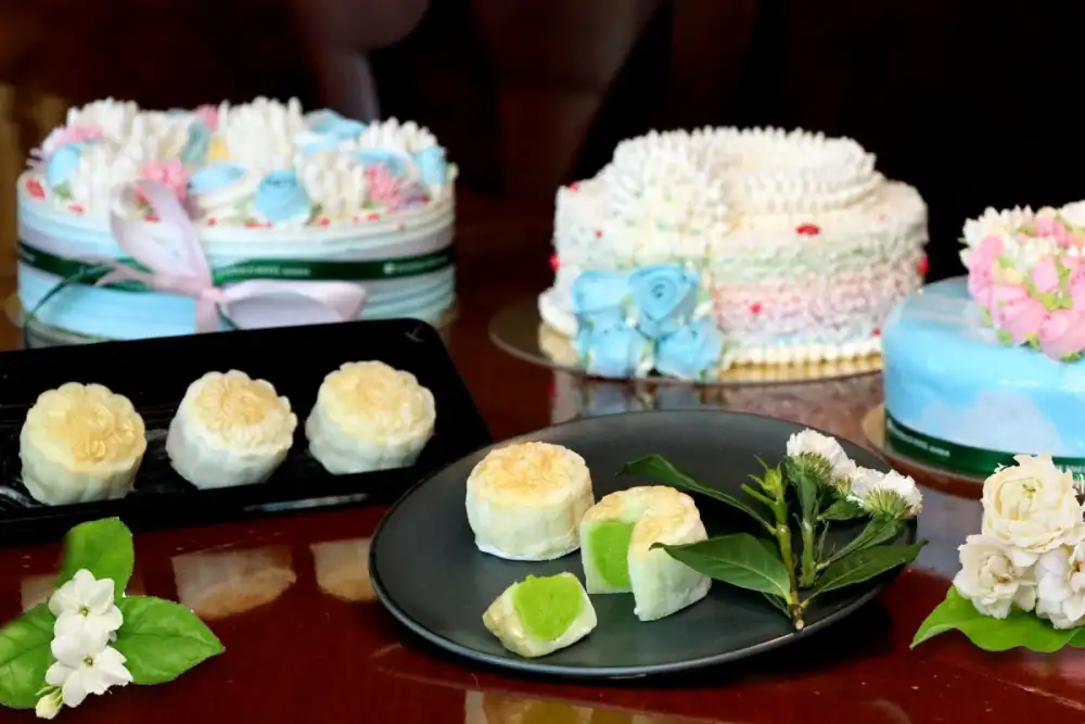 Celebrate Mother's Day at the Emerald Hotel 