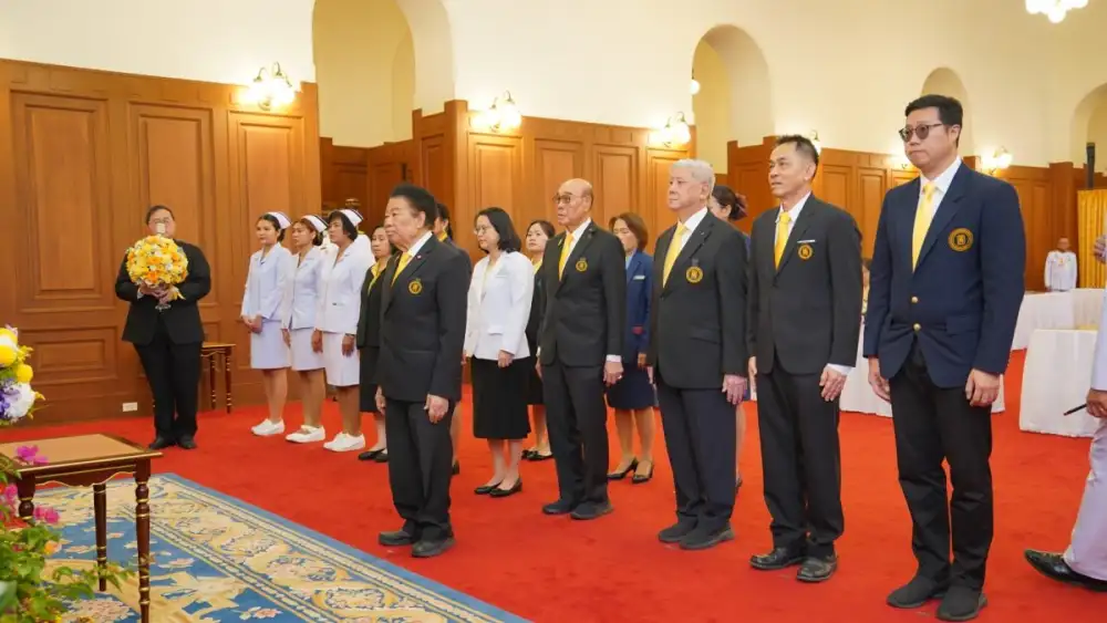 มูลนิธิป่อเต็กตึ๊ง ร่วมลงนามถวายพระพร พระบาทสมเด็จพระเจ้าอยู่หัว และสมเด็จพระนางเจ้าฯ พระบรมราชินี