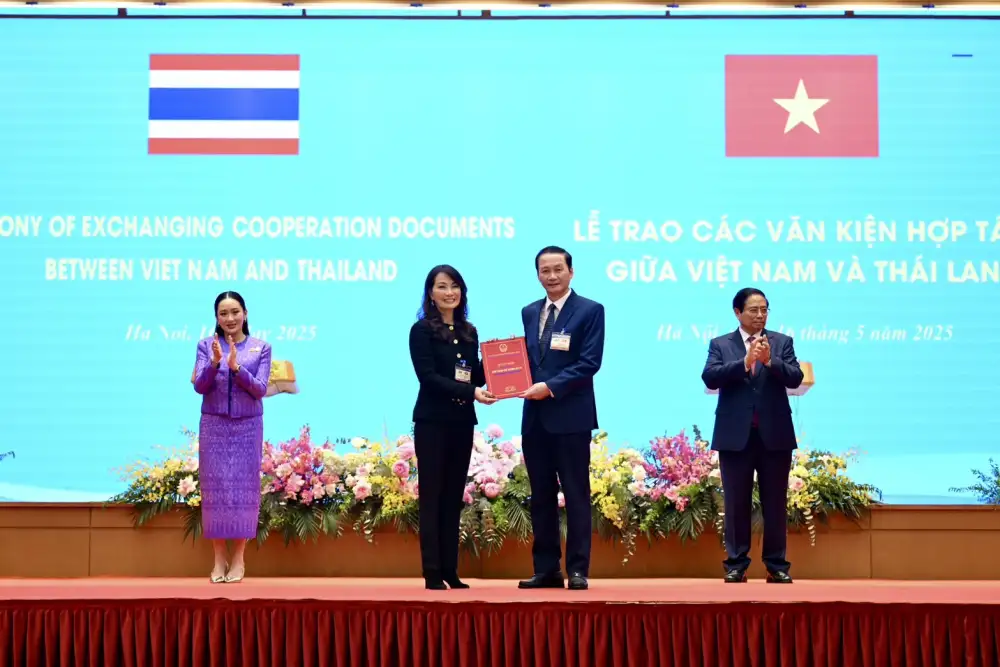 WHA รับมอบเอกสารสำคัญจากทางการเวียดนามพร้อมลุยขยายลงทุน 2 บิ๊กโปรเจ็คต์นิคม 3,438 ไร่