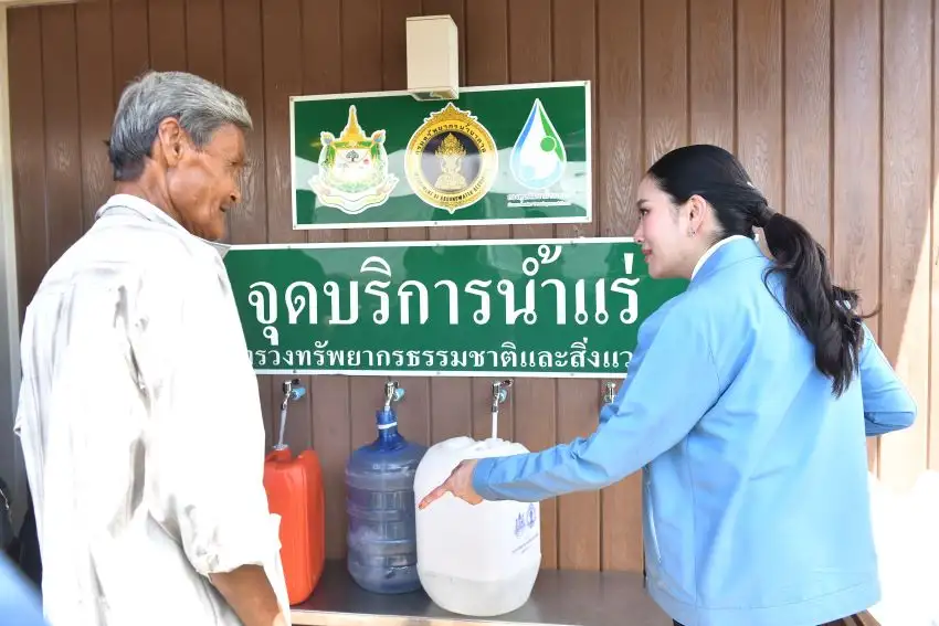 นายกฯ ลงพื้นที่เมืองกาญจน์ ติดตามโครงการน้ำบาดาล แก้ปัญหาน้ำกินน้ำใช้-ภัยแล้ง