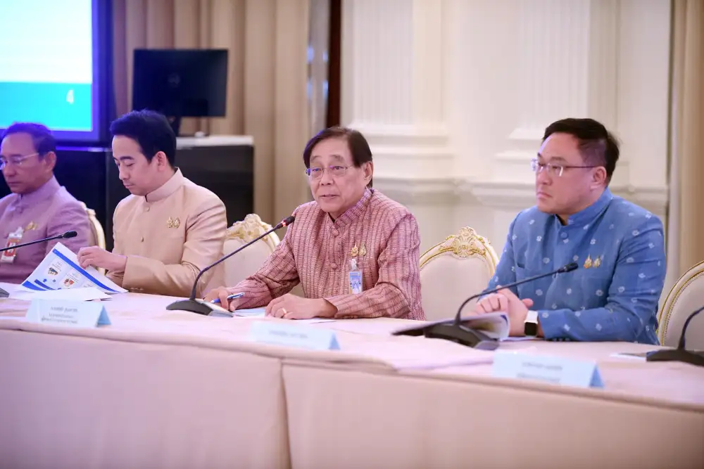 ครม.ไฟเขียวงบกระตุ้นเศรษฐกิจกว่า 1.15 แสนลบ. คาดดัน GDP โตเพิ่ม 0.4%