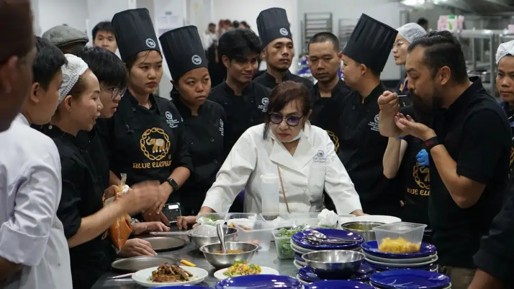 บลู เอเลเฟ่นท์ ฉลอง 45 ปี ยืนหยัดอนุรักษ์อาหารไทย พร้อมส่งออกเครื่องแกงไทยสู่ 45 ประเทศทั่วโลก